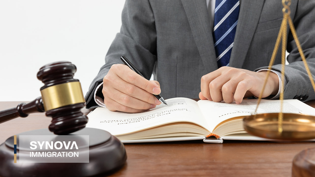 وکیل (Lawyer)
